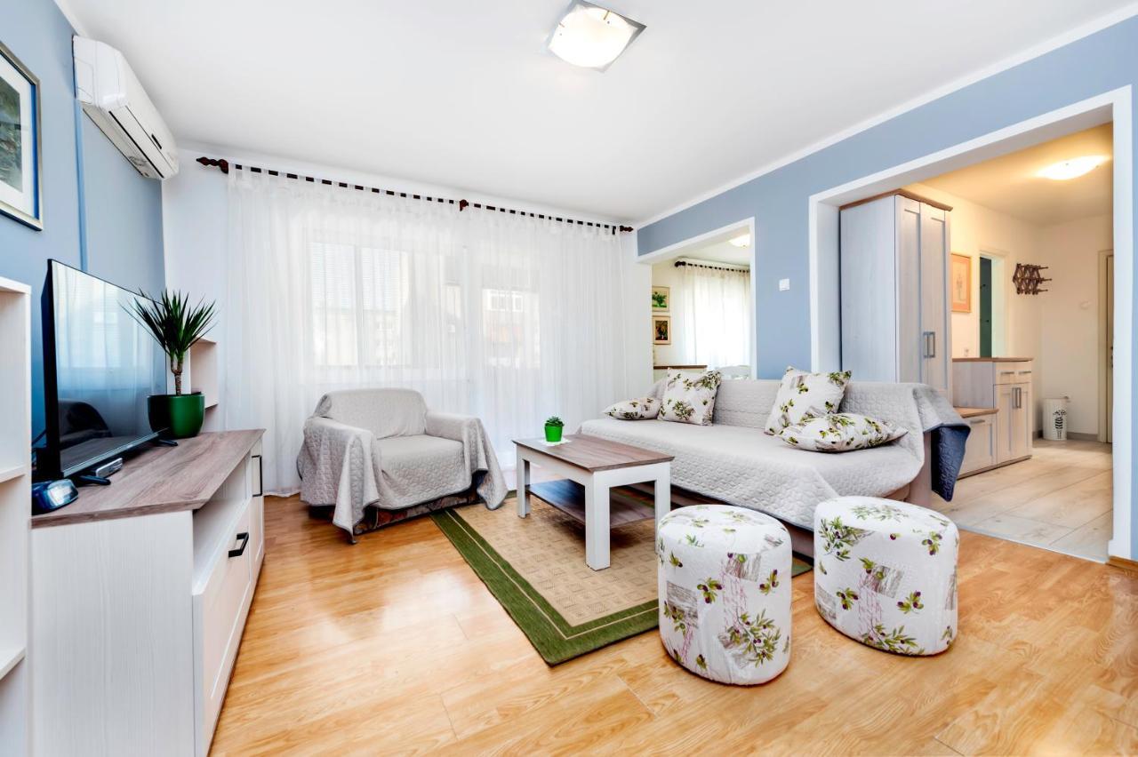 Apartma Oly *